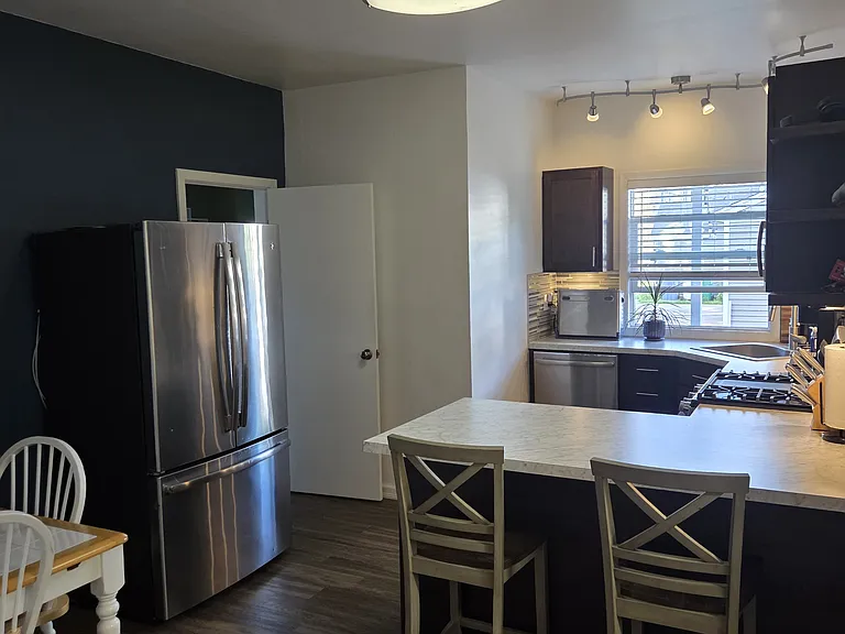 1519 Grand St NE #1 — Photo 3