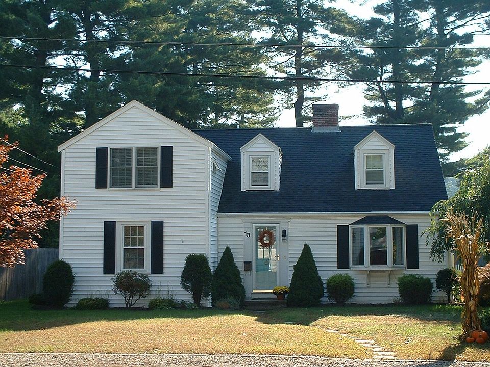 2nd image of 13 Barrows Rd