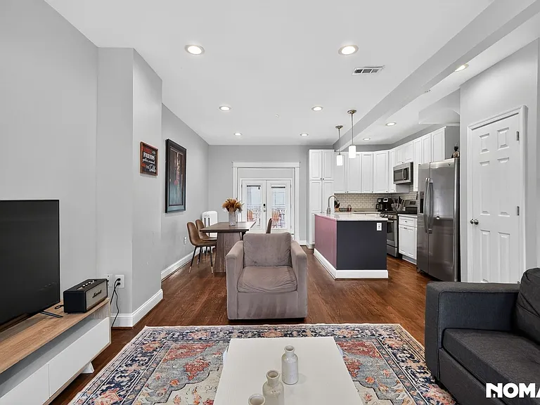 2630 10th St NE — Photo 10