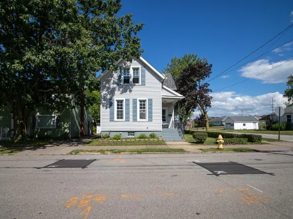 3325 Maple St, Erie, PA 16508