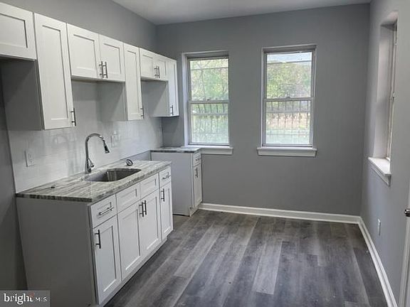 3rd image of 8119 Suffolk Ave
