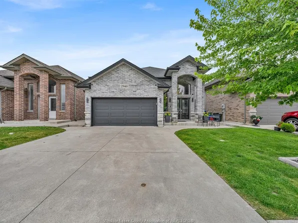 2940 McRobbie Cres, Windsor, ON N8R 0B1