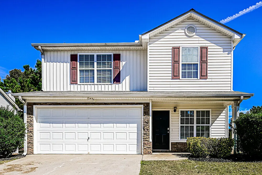 4 bed, 2.5 bath, 1766 sqft, $1,900 — Photo 1