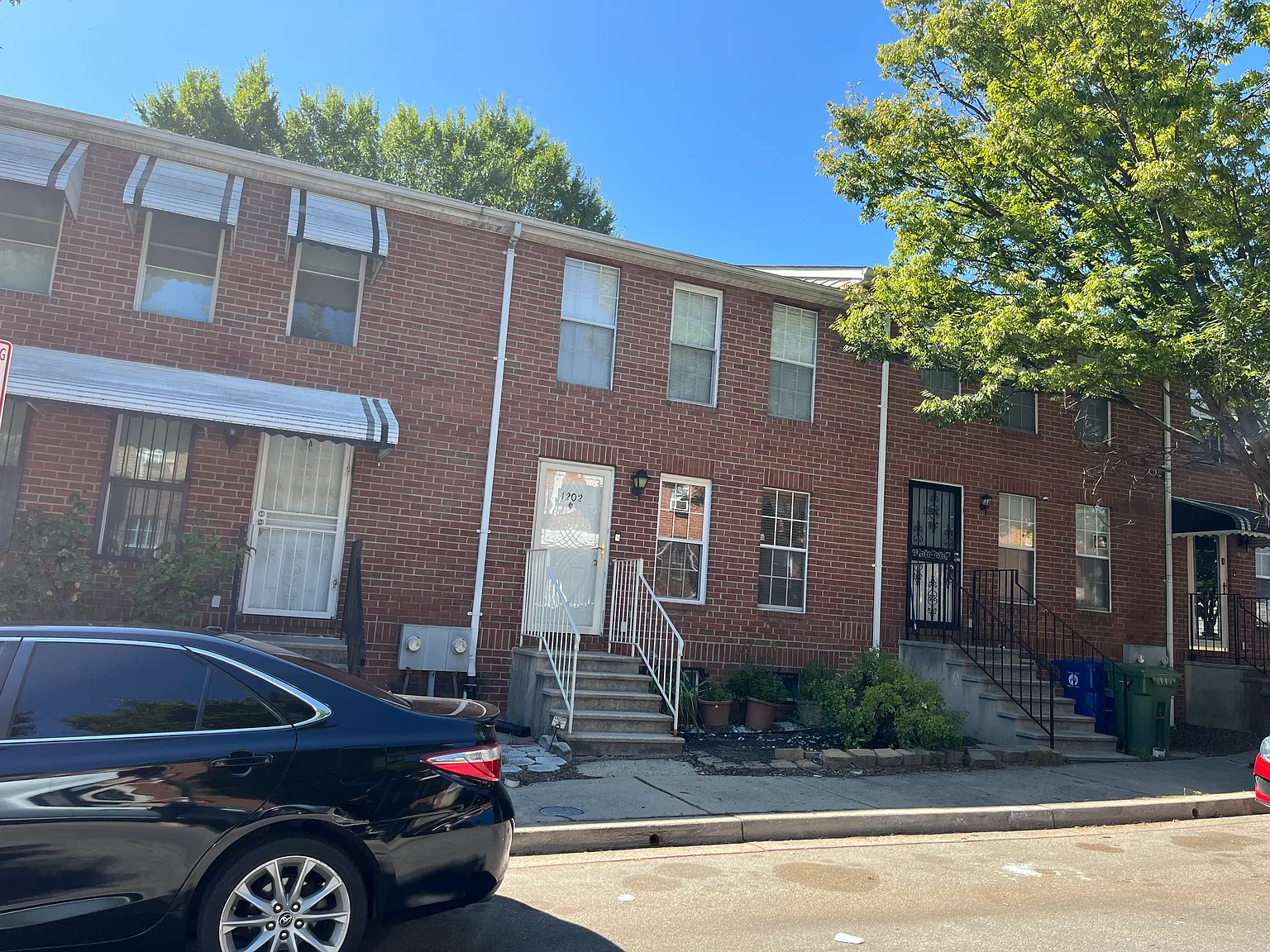 3 bed, 1080 sqft, $1,800 — Photo 1