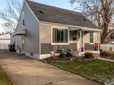 22013 Avalon St, Saint Clair Shores, MI, 48080