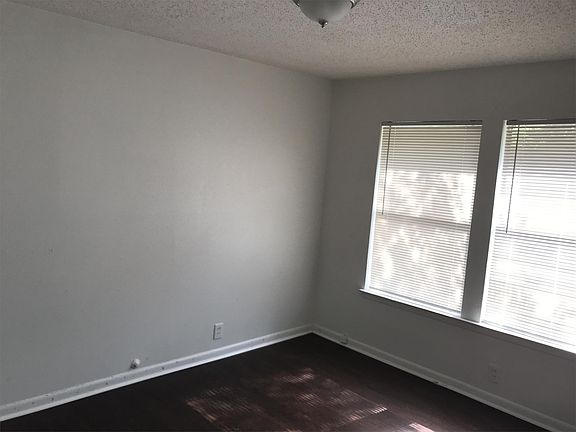 5th image of 1108 E Inwood Dr