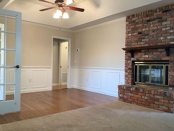 2nd image of 419 Courbet Dr #419