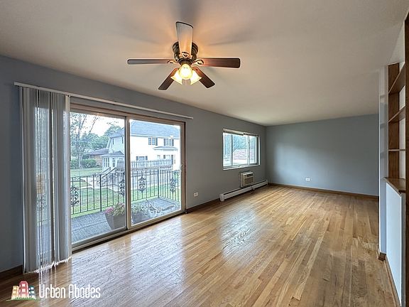 2nd image of 1639 Oakwood Ave #203AC