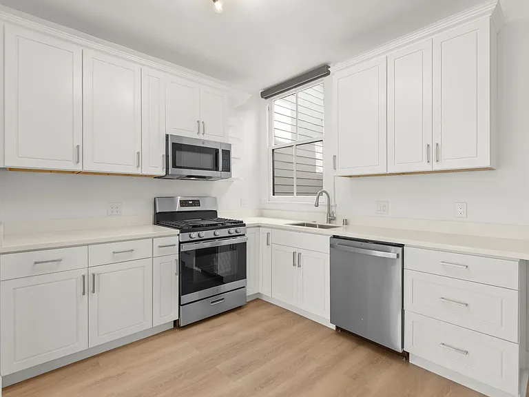 2315 Bush St #1 — Photo 1
