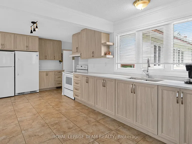 53 Fieldrow St — Photo 13