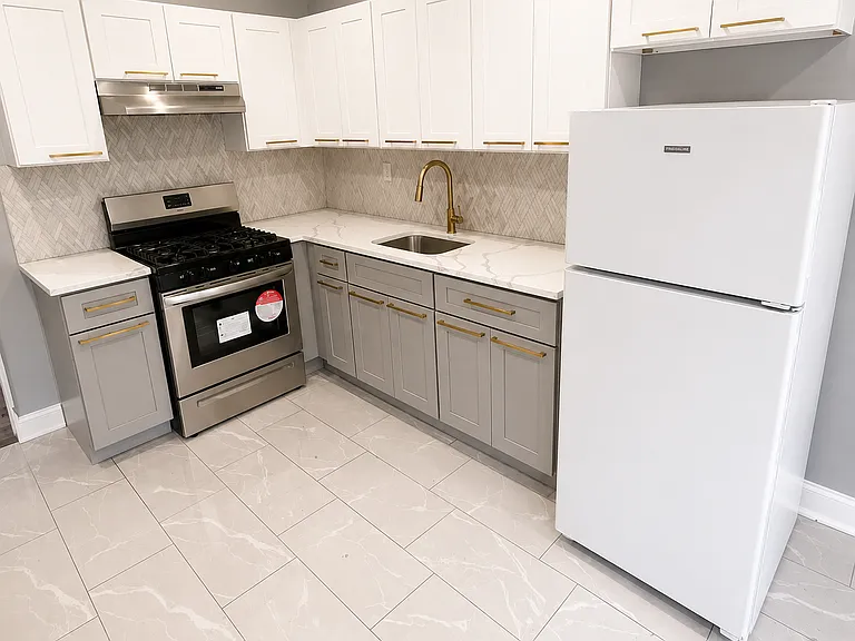 553 S Orange Ave #2B — Photo 1
