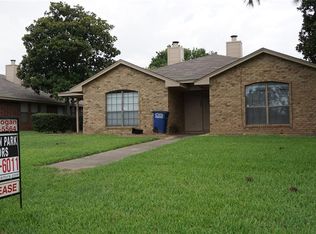 114 S Pipeline Rd, Euless, TX 76040