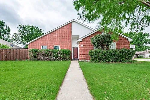 528 Lester St Photo 1