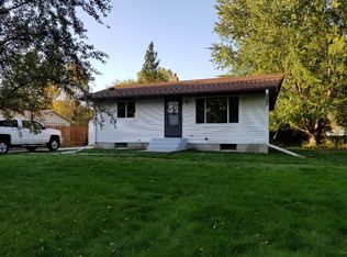 300 Elizabeth St SW, Isanti, MN 55040