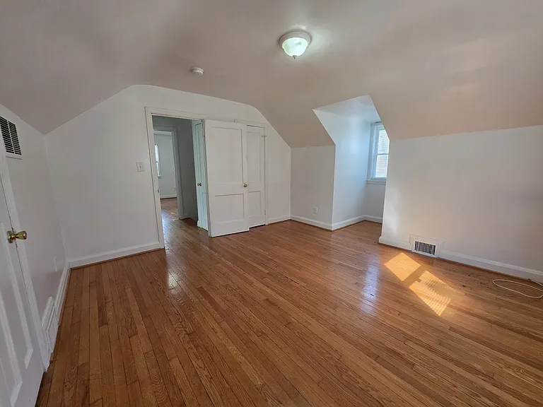 2100 Northland Rd — Photo 7