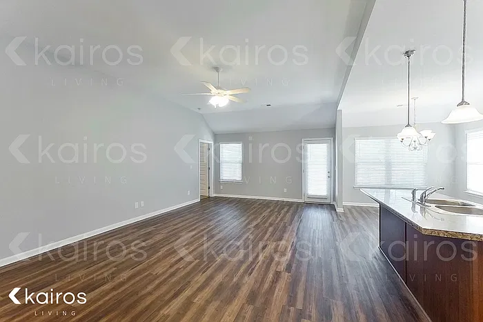 4 bed, 2.0 bath, 1642 sqft, $1,745 — Photo 3