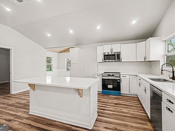 5th image of 1004 Mapp St