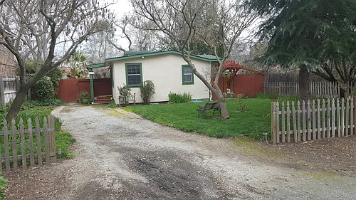 22325 J St Photo 1