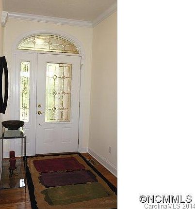 3rd image of 19 Southridge Dr