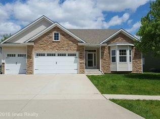 6639 Dakota Dr, West Des Moines, IA 50266
