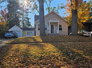 15631 Pomona Dr, Redford, MI 48239