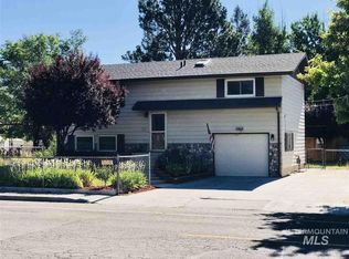 1170 N 3rd St E, Mountain Home, ID 83647