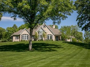 35 Balbrook Dr, Mendham, NJ 07945