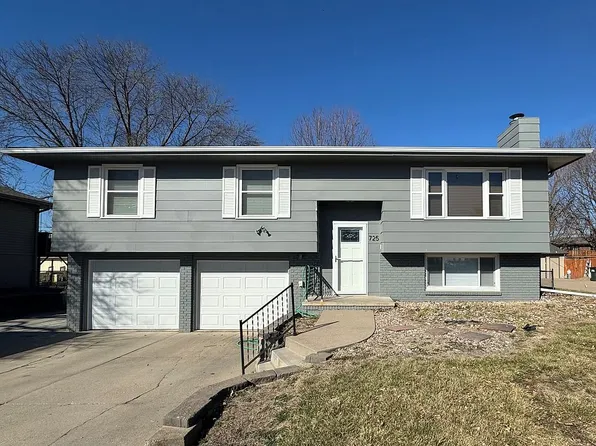 725 N 10th Ave, Blair, NE 68008