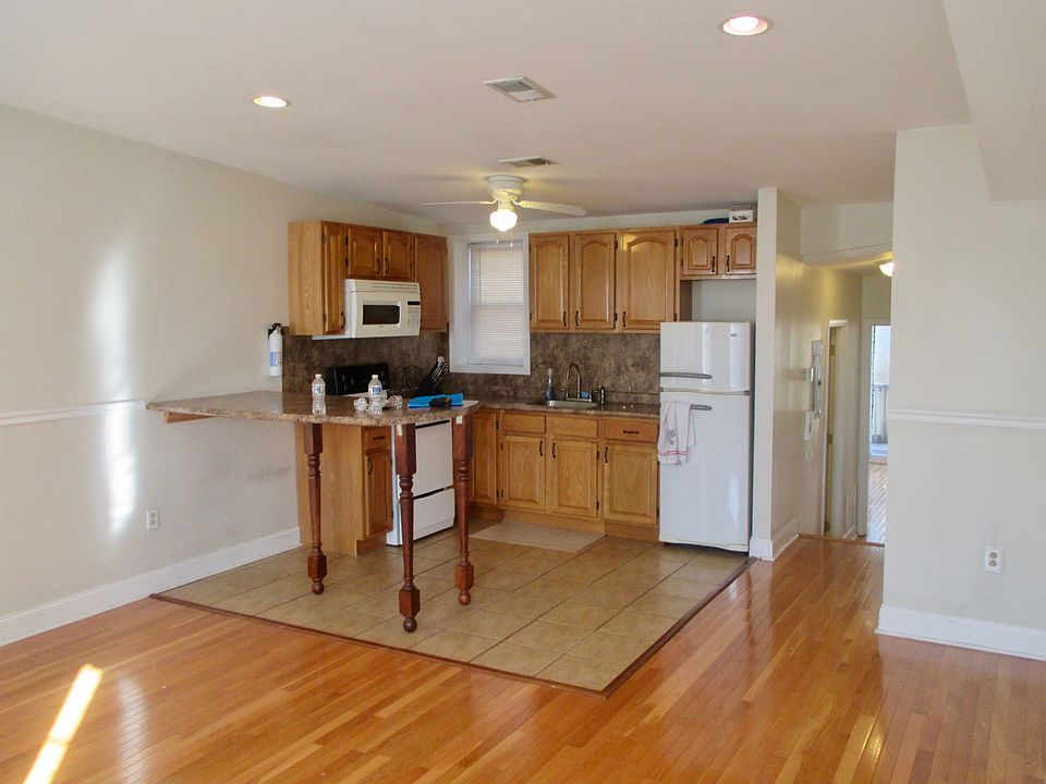 1st image of 729 S 22nd St #3rd