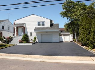 1265 Jerusalem Ave, Merrick, NY 11566