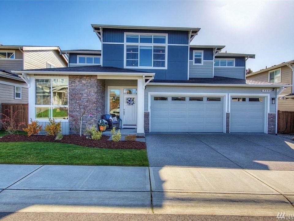 Beautiful Home with a 3 car garage