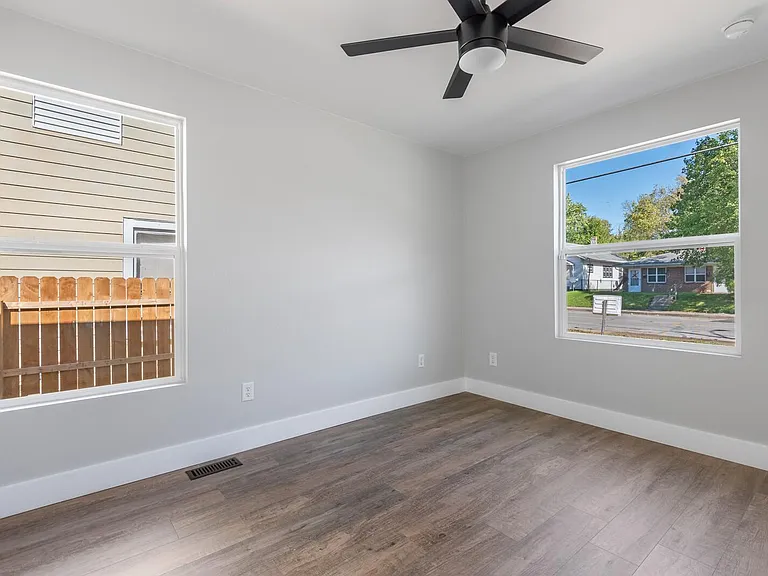 2120 N Harding St — Photo 11