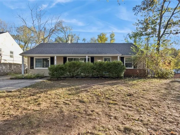 7681 Rainbow Dr, Prairie Village, KS 66208