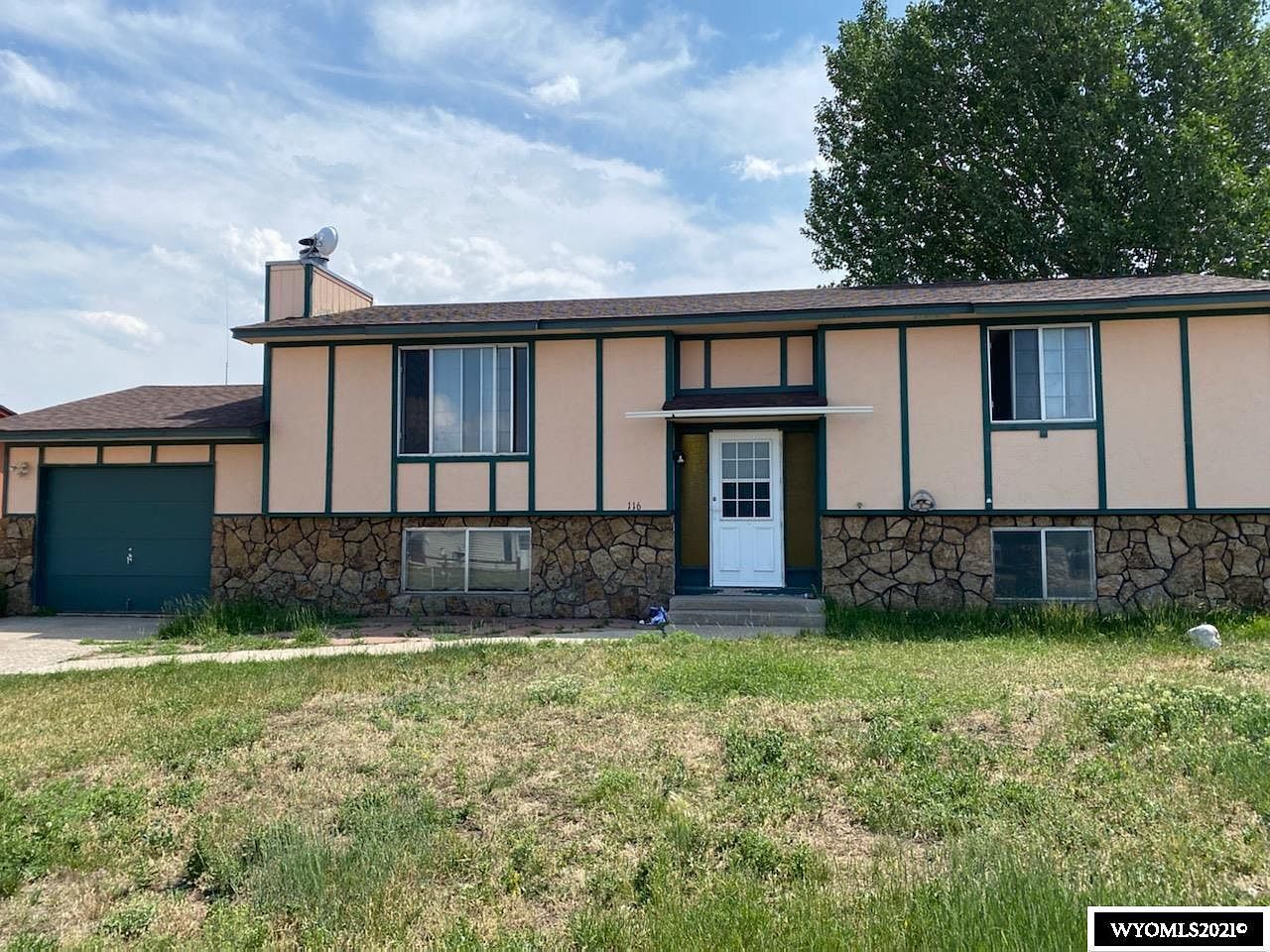 BiLevel House For Sale in Hanna, WY. 89K Sold Old Houses Under 100K