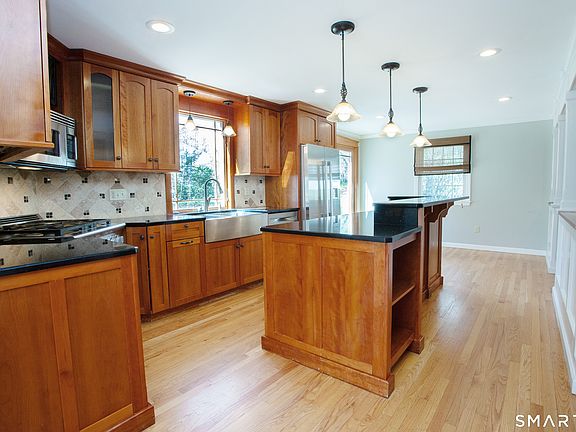 5th image of 24 Valley View Drive