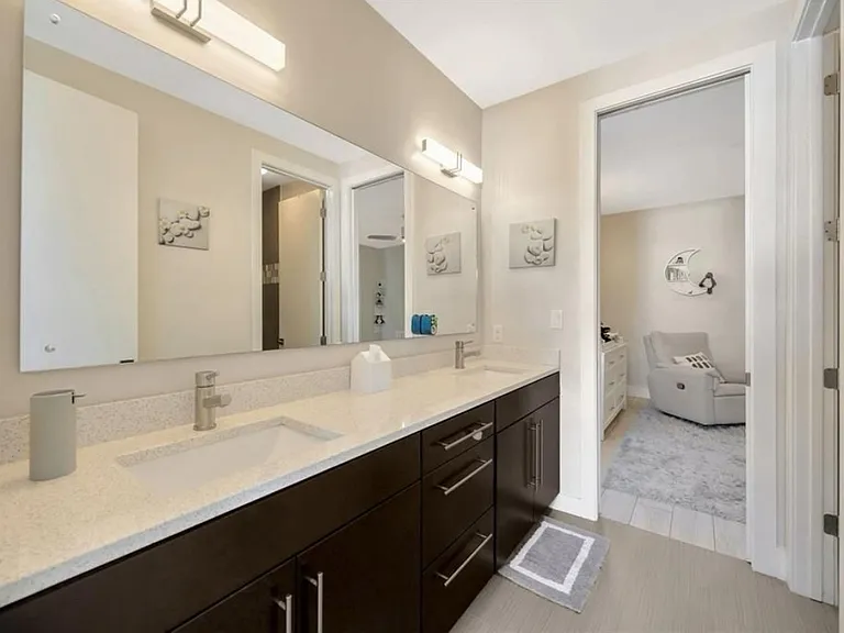 2706 W Trilby Ave — Photo 33