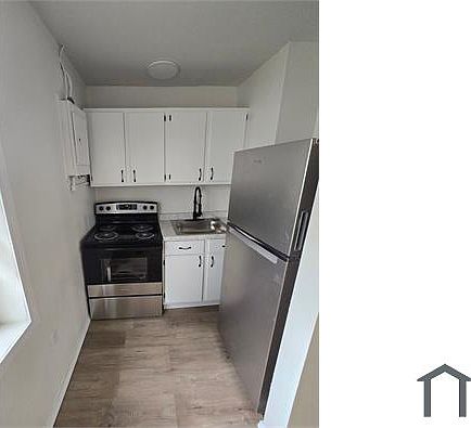 2nd image of 409 Ryan Ave APT B