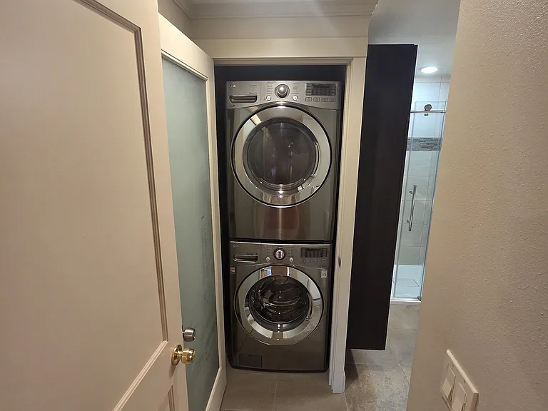 2332 Minor Ave E #8 — Photo 8