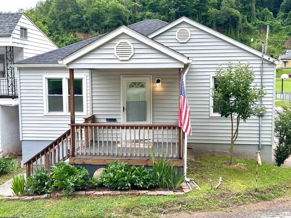 683 Locust Ave, Weston, WV 26452