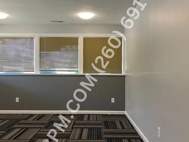 4915 Illinois Rd — Photo 15