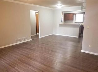 2420 Shaker Ct APT 10, Bettendorf, IA