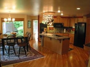 17821 NE 104th Way, Redmond, WA 98052