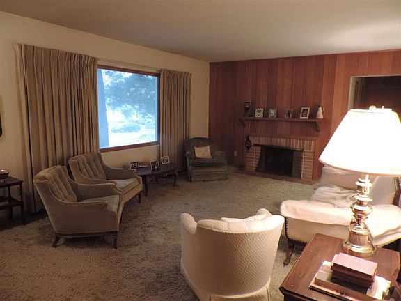 2nd image of 4305 Hillside Dr