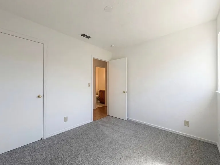 5961 Kies Way — Photo 9