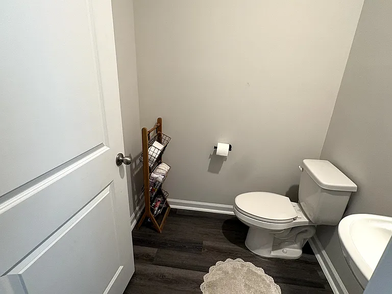 917 Shipley Way SW — Photo 7