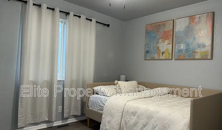 1150 S Los Charros Dr — Photo 11