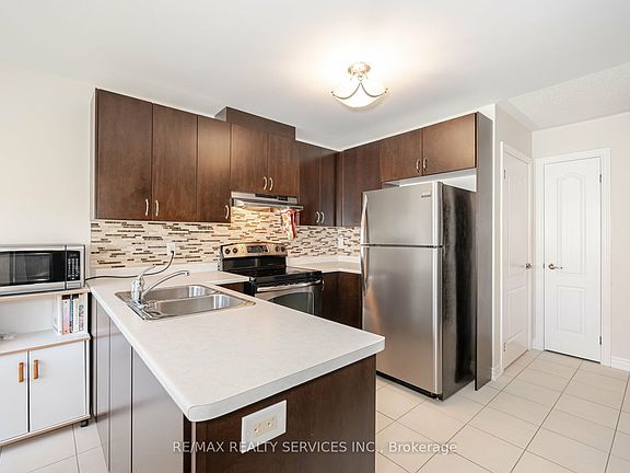 4th image of 17 Lacorra Way