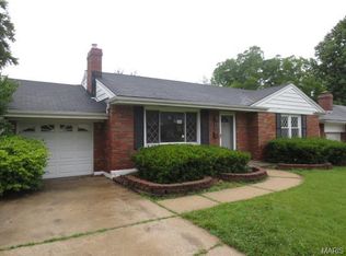 1253 Edgewater Dr, Saint Louis, MO 63137