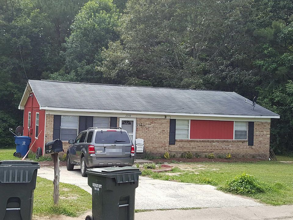 2nd image of 2200 N Oak Ridge Blvd