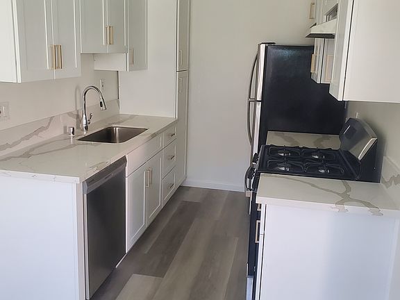 2nd image of 4949 Laurel Canyon Blvd APT 21